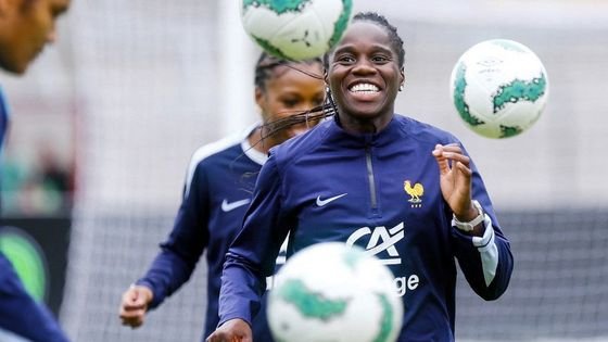 Griedge Mbock, capitaine de l'équipe de France féminine de football, le 16 juillet 2024 en Irlande.