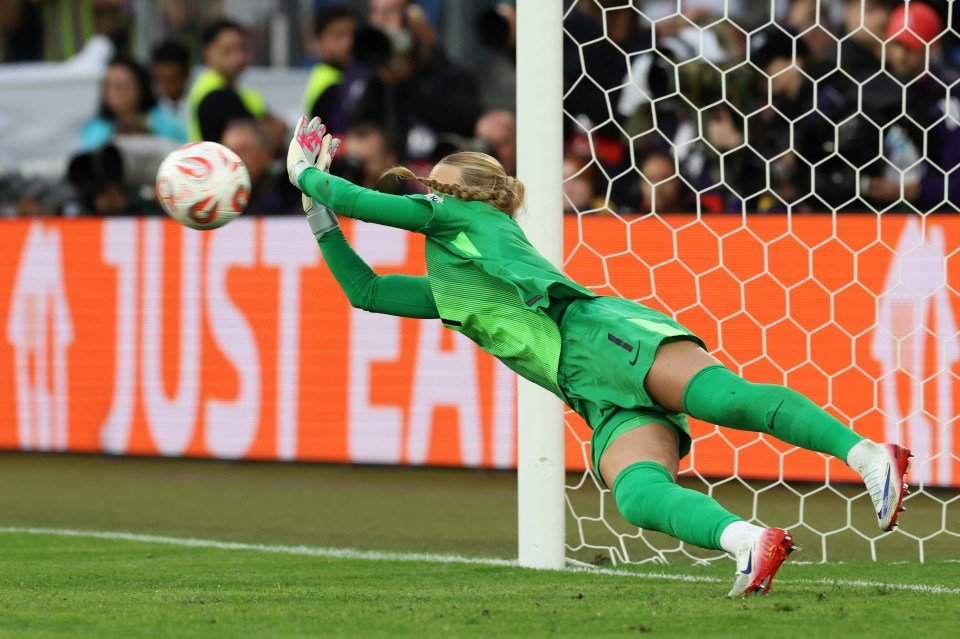 Hampton heroically made two saves in the shootout, one from the world's best player - Aitana Bonmati