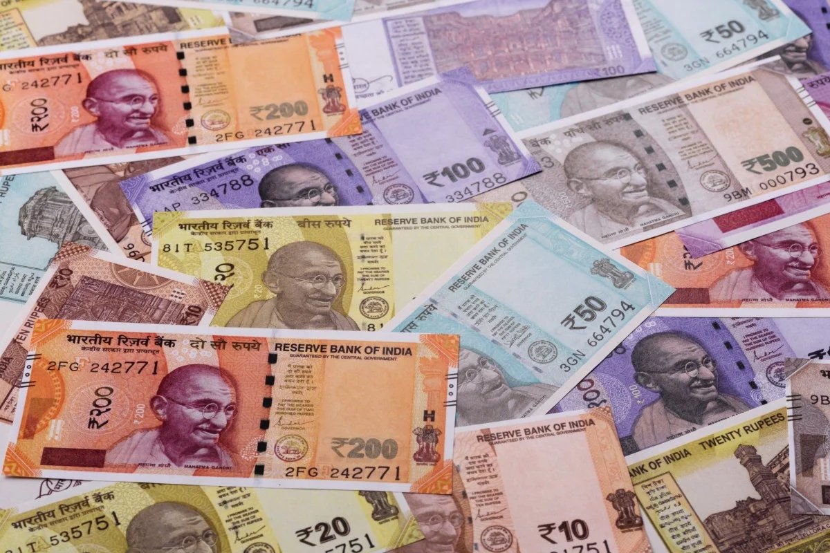 Pound to Rupee Week-Ahead Forecast