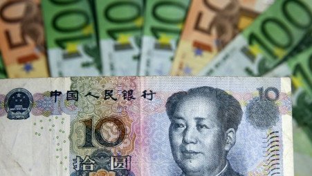 Euro and Yuan banknotes are seen in this picture illustration taken May 8, 2017. Picture taken May 8, 2017. REUTERS/Dado Ruvic/Illustration